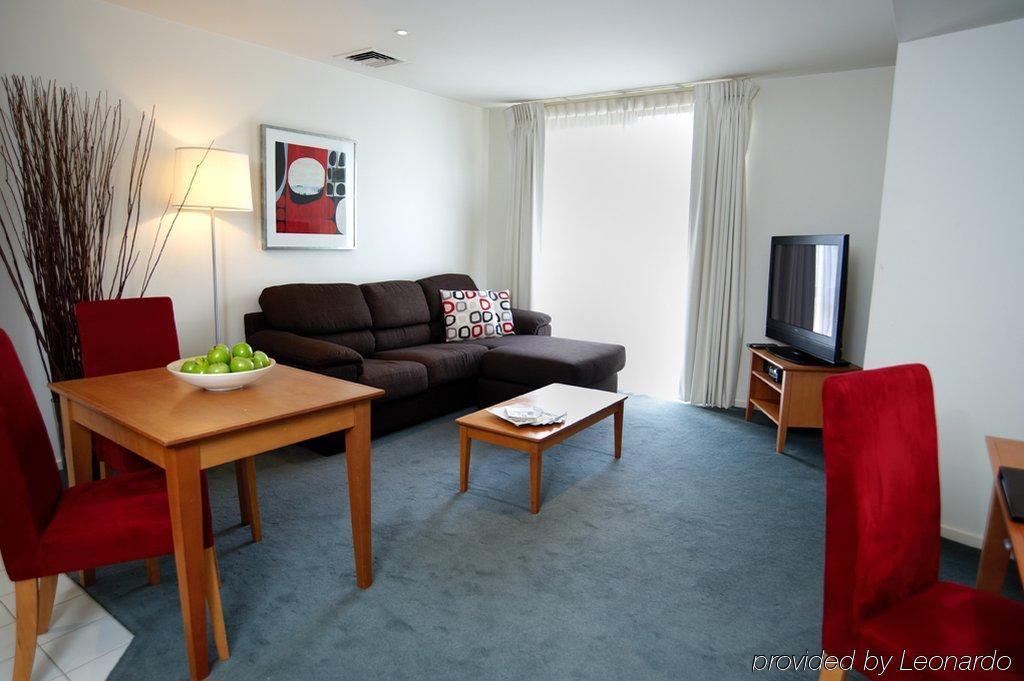 Knox International Hotel And Apartments Wantirna Room photo